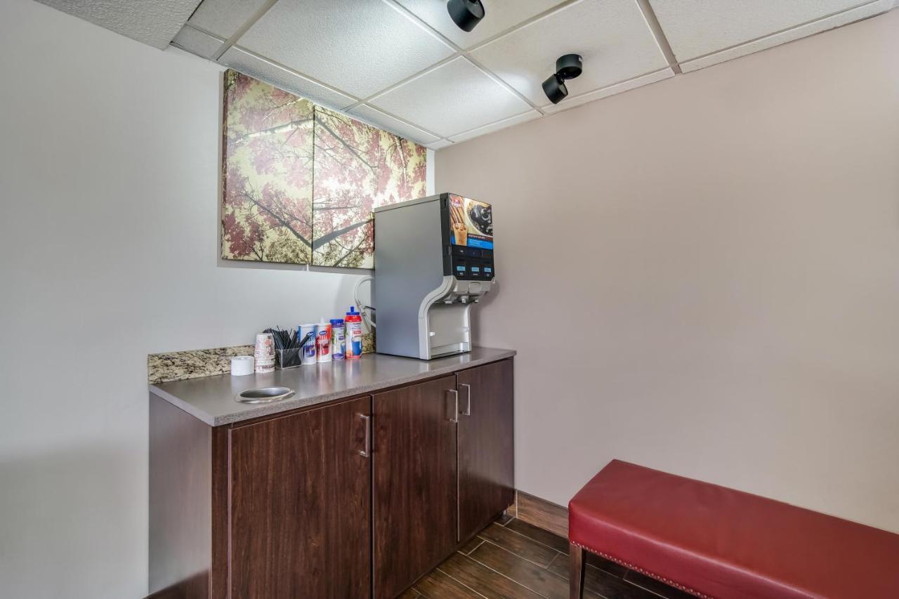 Red Roof Inn Columbia East - Ft Jackson Εξωτερικό φωτογραφία