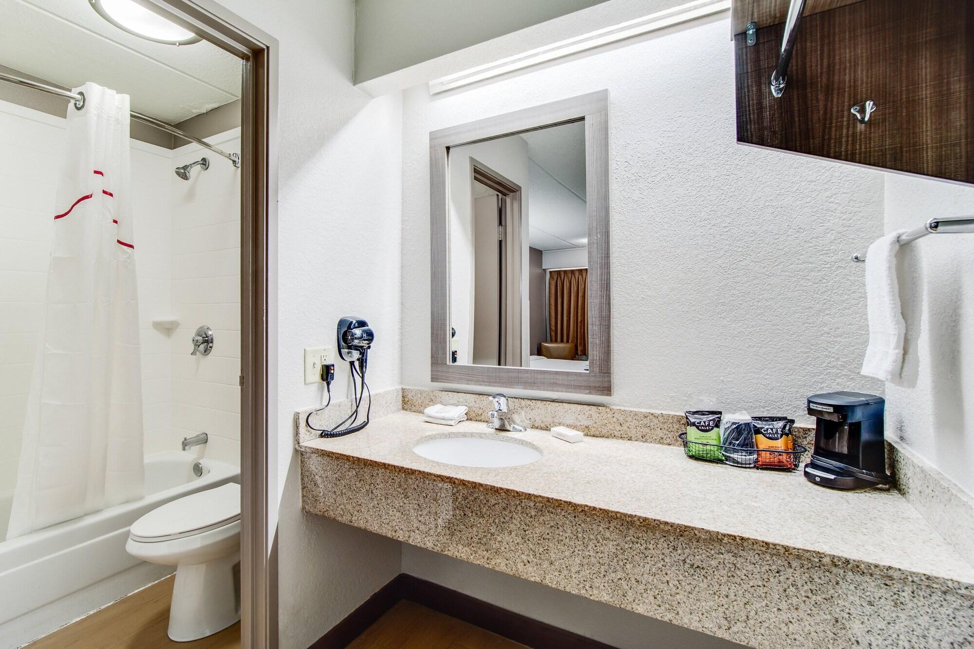 Red Roof Inn Columbia East - Ft Jackson Εξωτερικό φωτογραφία